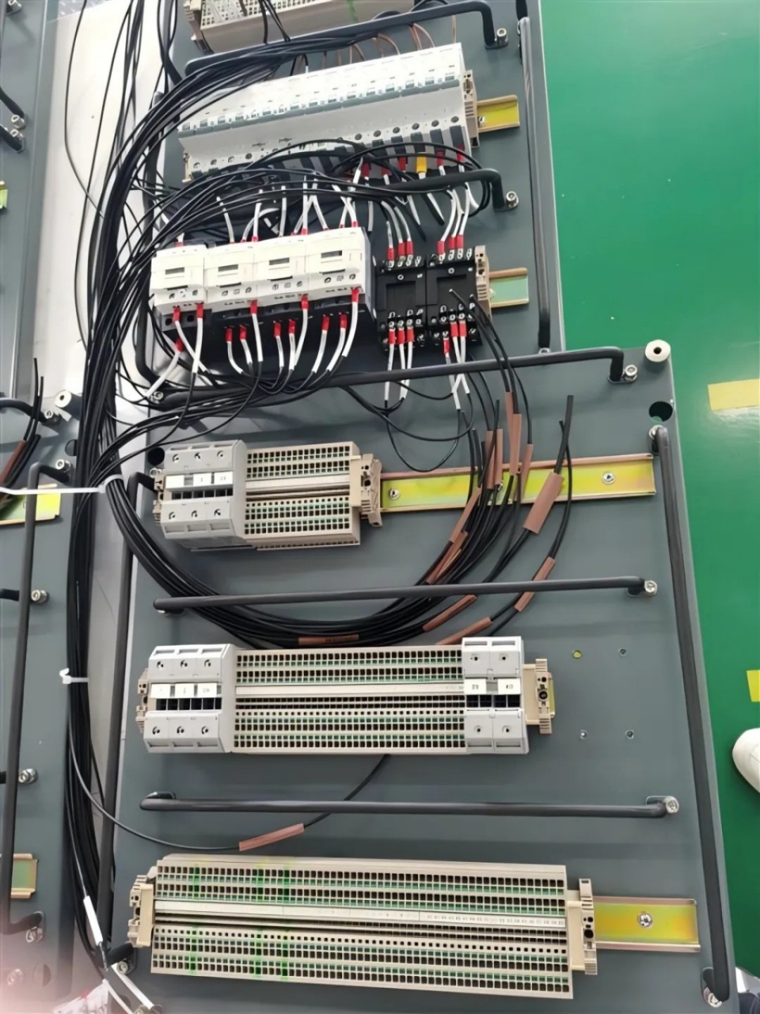 https://www.tongkongtec.com/terminal-blocks/
